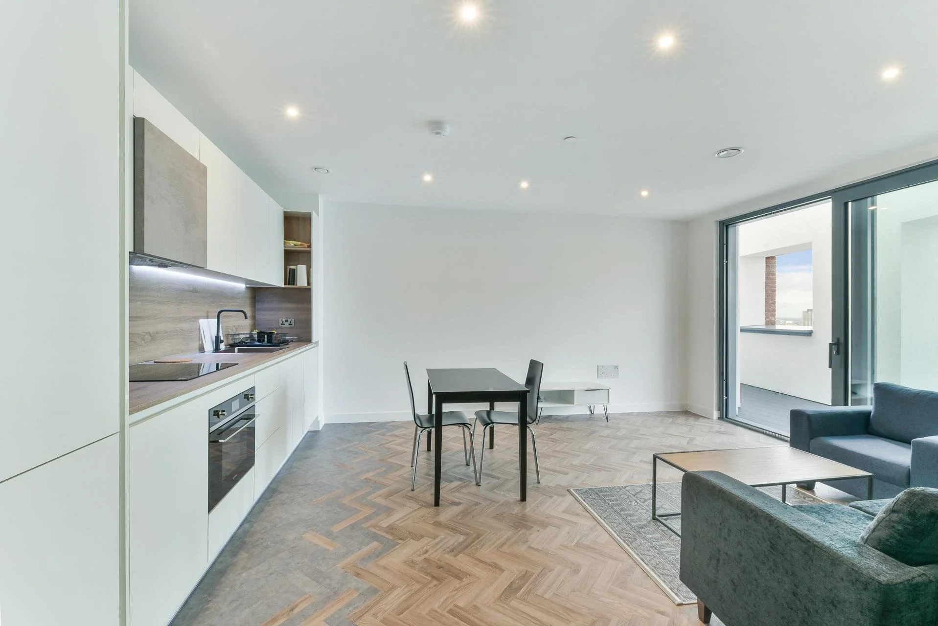 Flat Gillender Street in Greater London