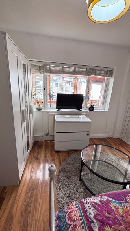 Room Gloucester Road in Greater London