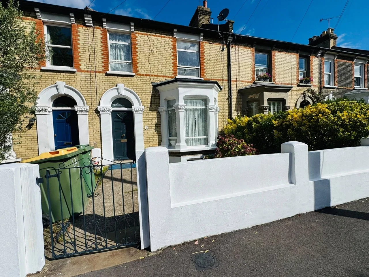 House Cumberland Road in Greater London