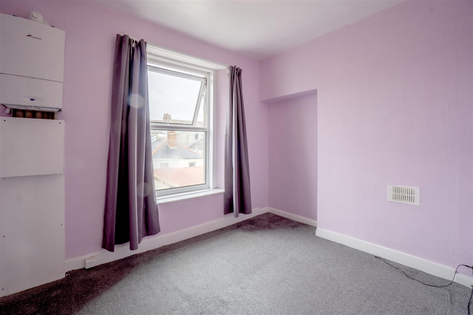 Flat Wyndham Street East in Plymouth