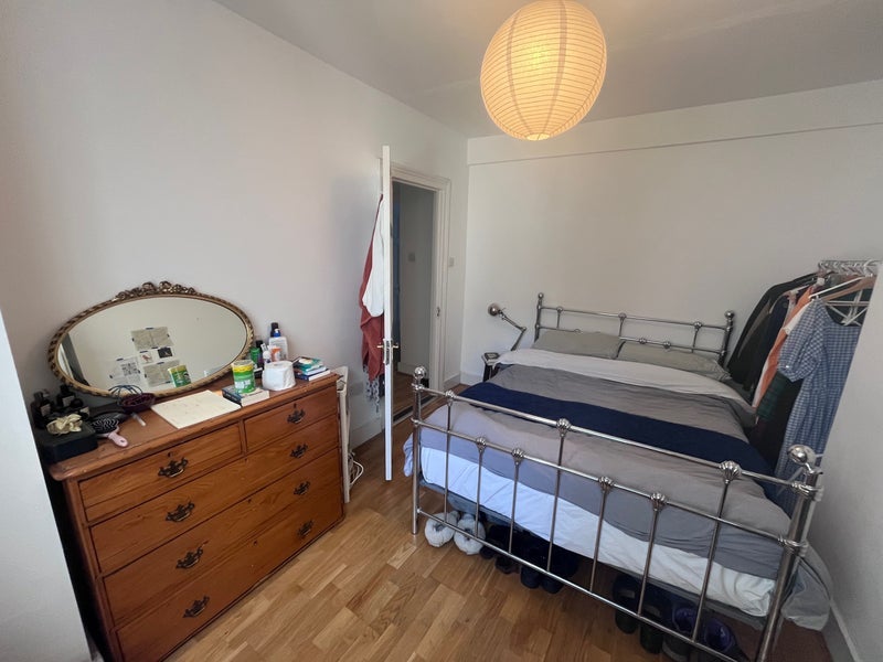 Room Tilney Gardens in Greater London