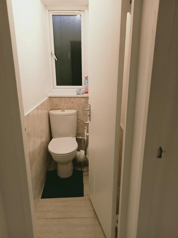 Room Cortis Road in Greater London