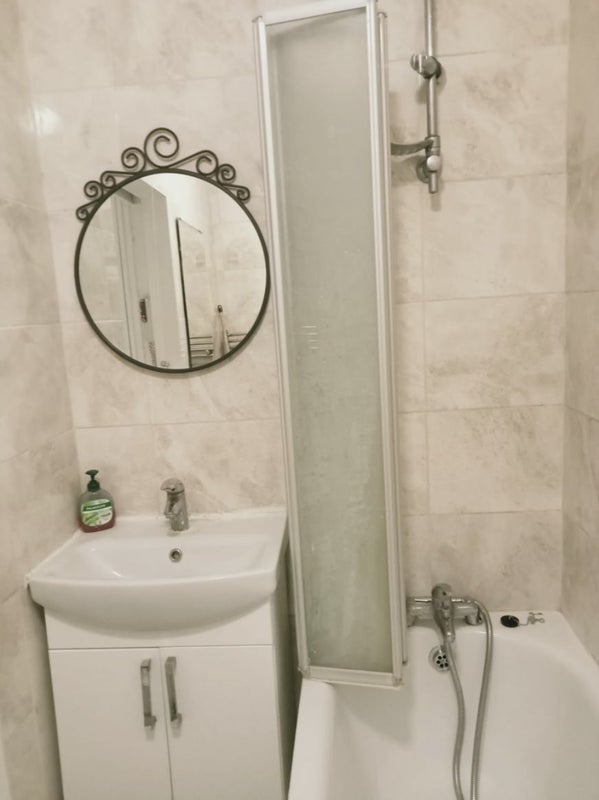 Room Cortis Road in Greater London