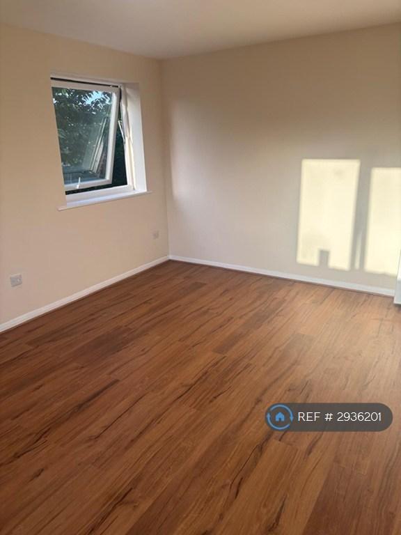 Flat Gurney Close in Greater London