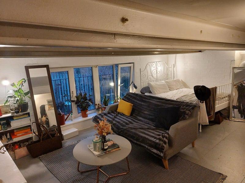 Room Ashfield Road in Greater London