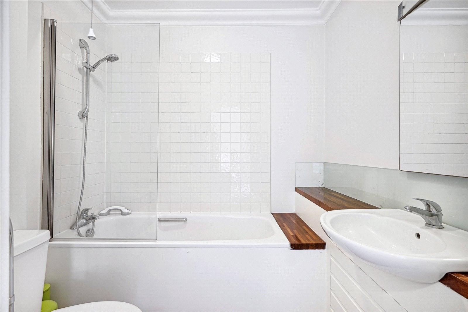 Flat Laverton Place in Greater London