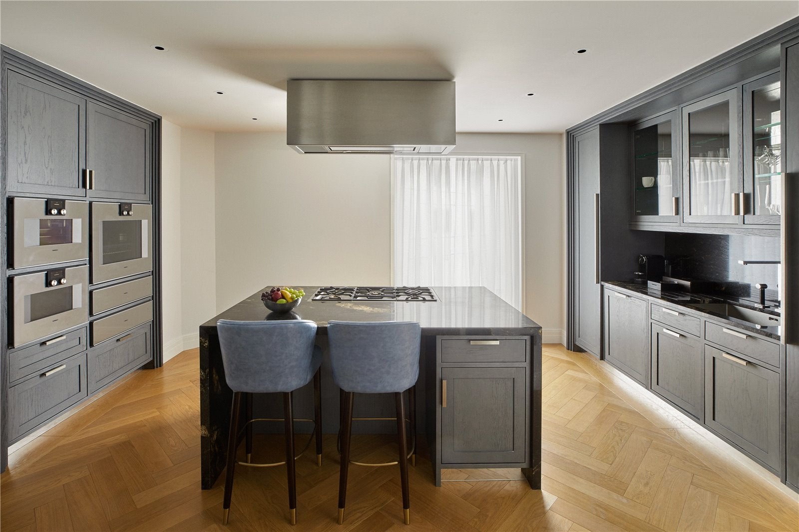 Flat Trinity Square in City of London