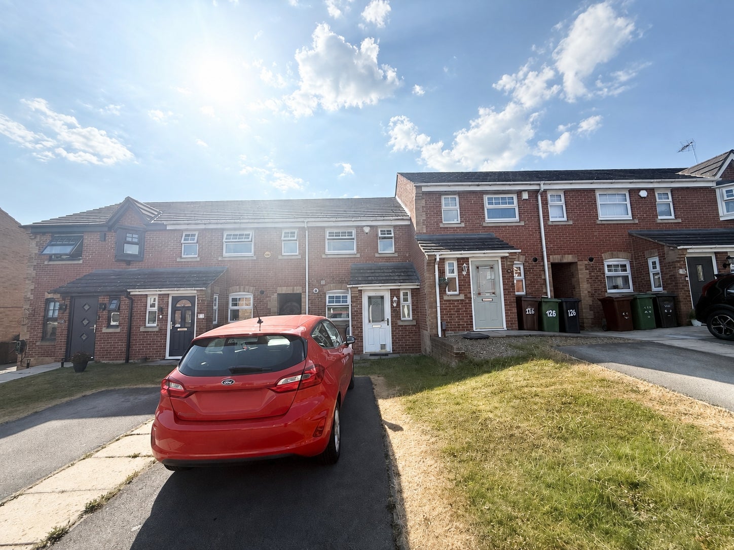 House Swinnow Close in Leeds