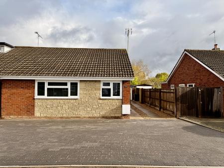 House Covingham Drive in Stratton St. Margaret