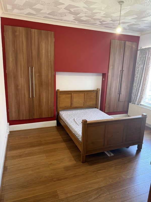 Room Canal Street in Oadby and Wigston