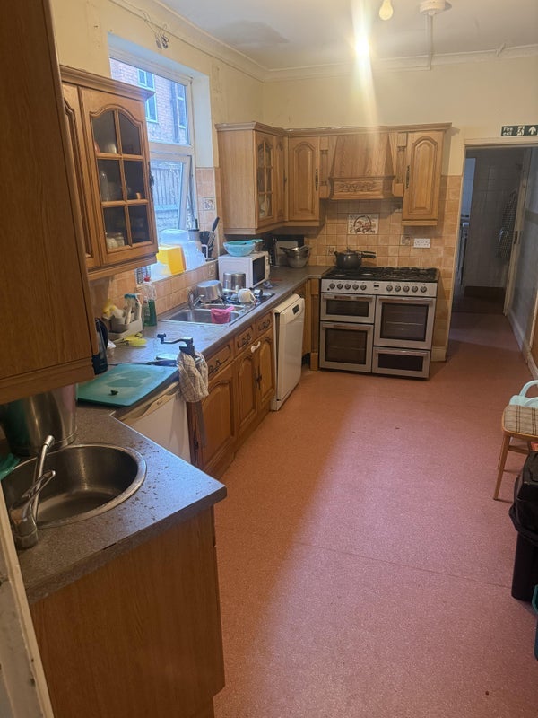 Room Canal Street in Oadby and Wigston