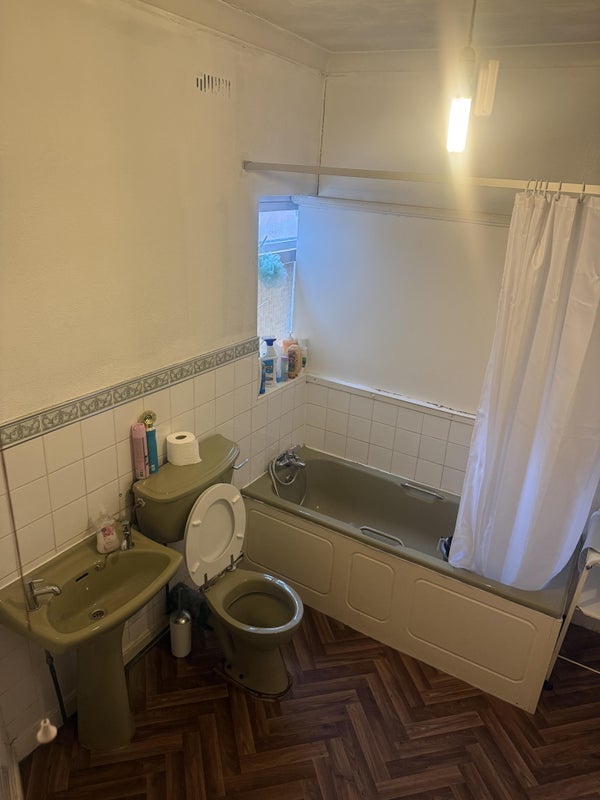 Room Canal Street in Oadby and Wigston