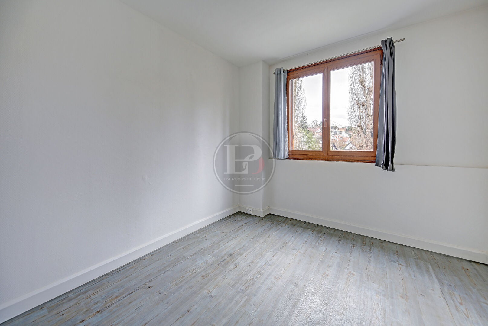 Flat Rue Du Marechal Lyautey in Saint-Germain-en-Laye