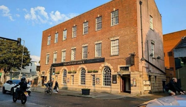 Flat Fishponds Road in Bristol