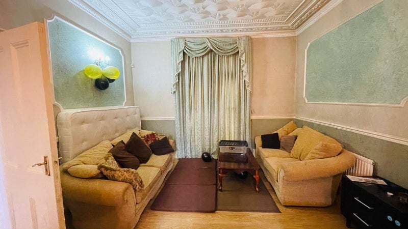 Room Windsor Road in Greater London