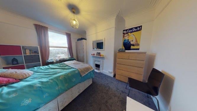 Room Wood Lane in Leeds