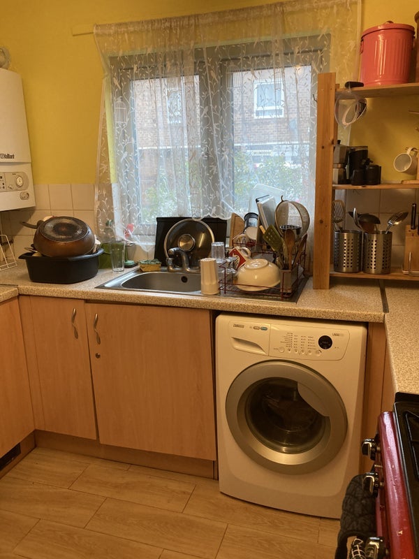 Room Pomeroy Street in Greater London