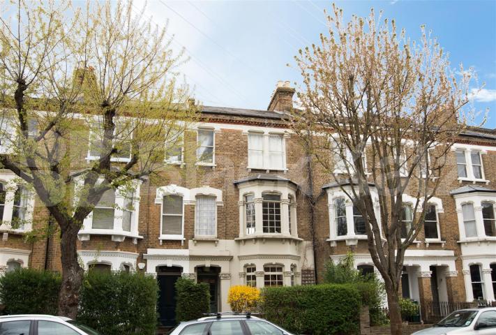 Flat Parkway in Greater London