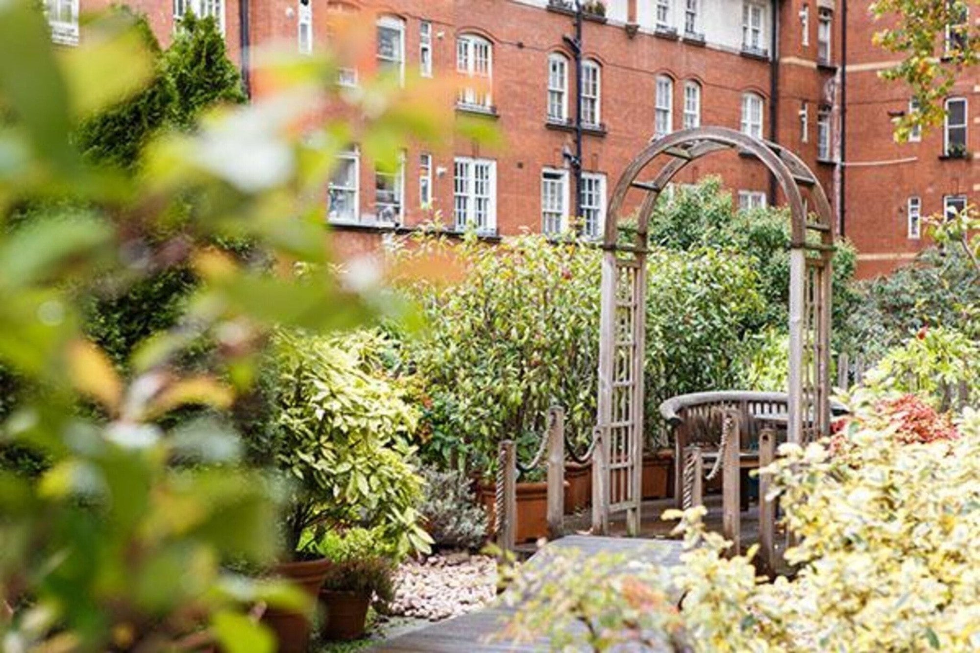 Flat Cartwright Gardens in Greater London