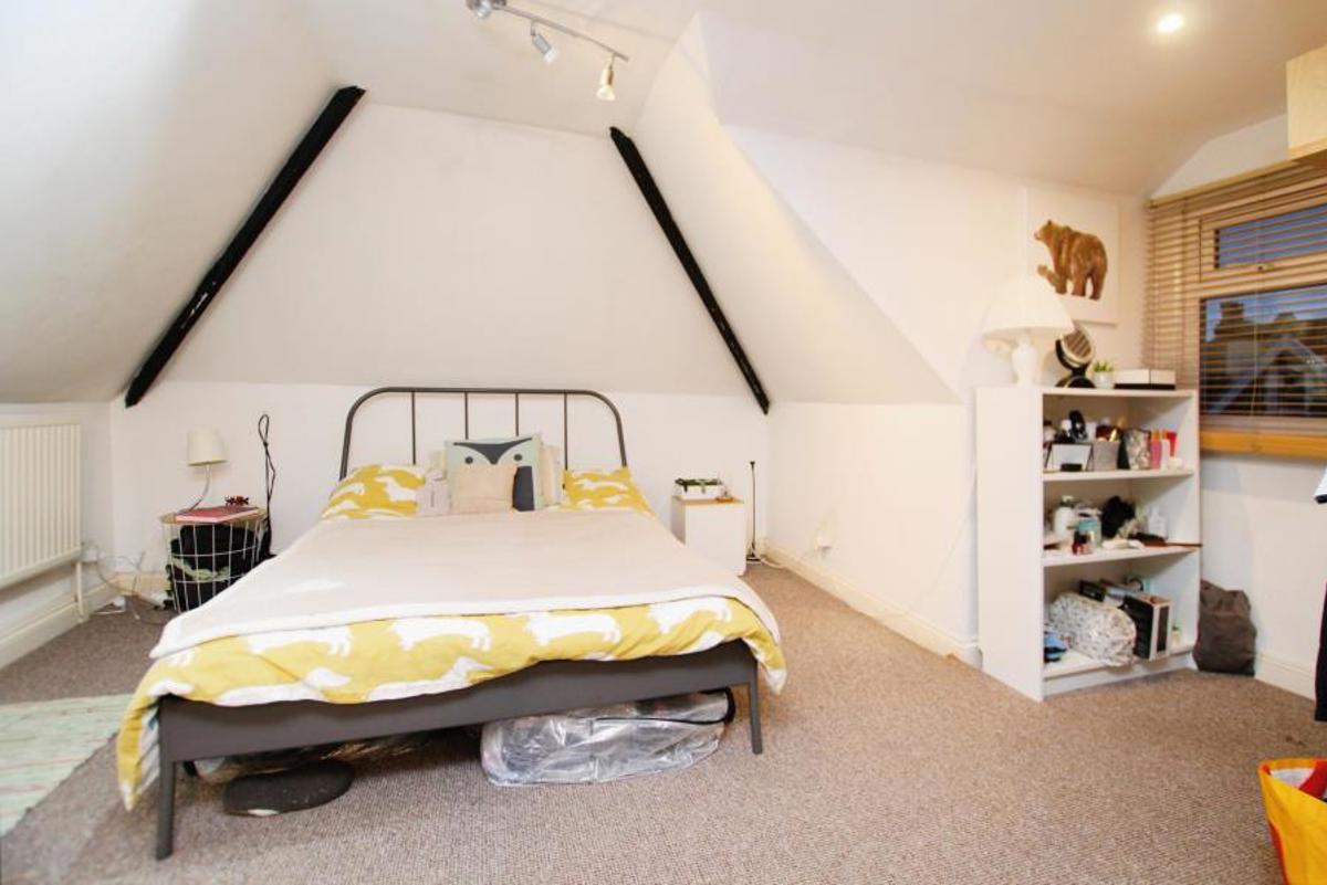 Flat Brynland Avenue in Bristol