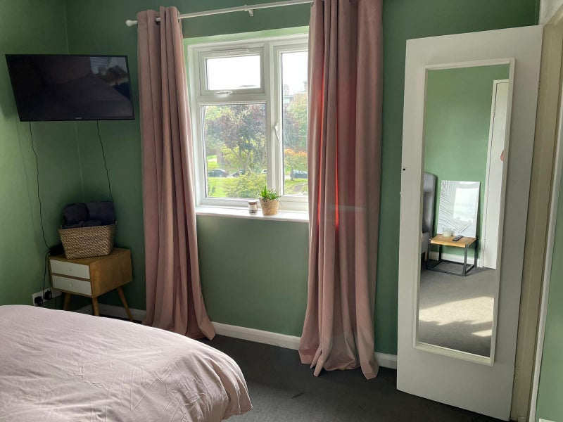 Room Haberdasher Place in Greater London