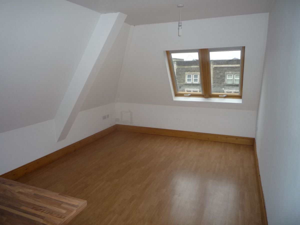 Flat Fishponds Road in Bristol