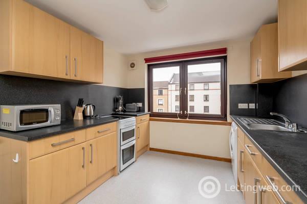 Room West Bryson Road in City of Edinburgh