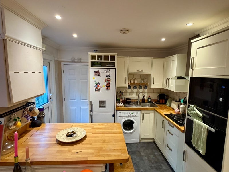 Flat Francis Road in Greater London