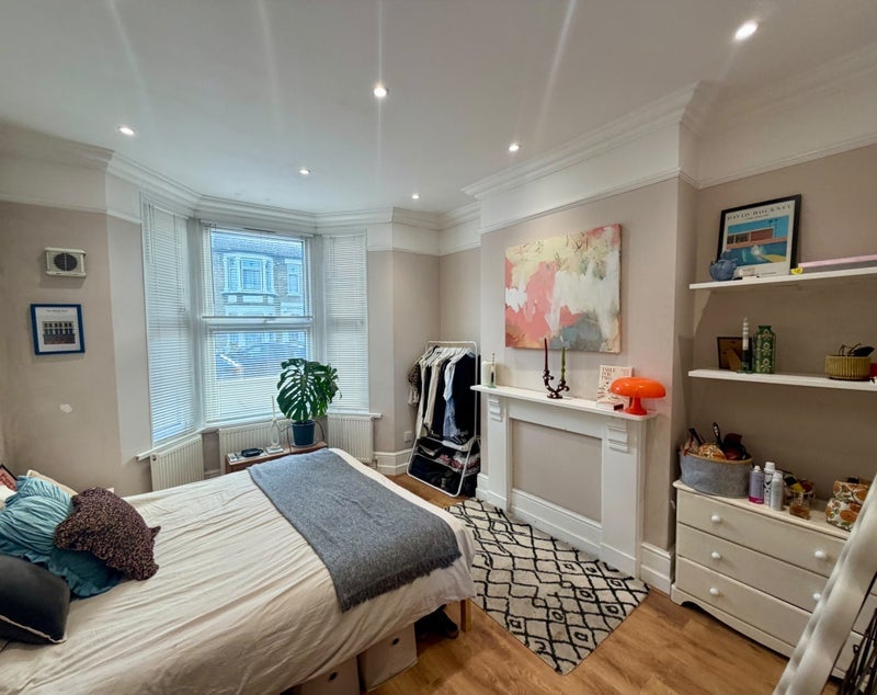 Flat Francis Road in Greater London