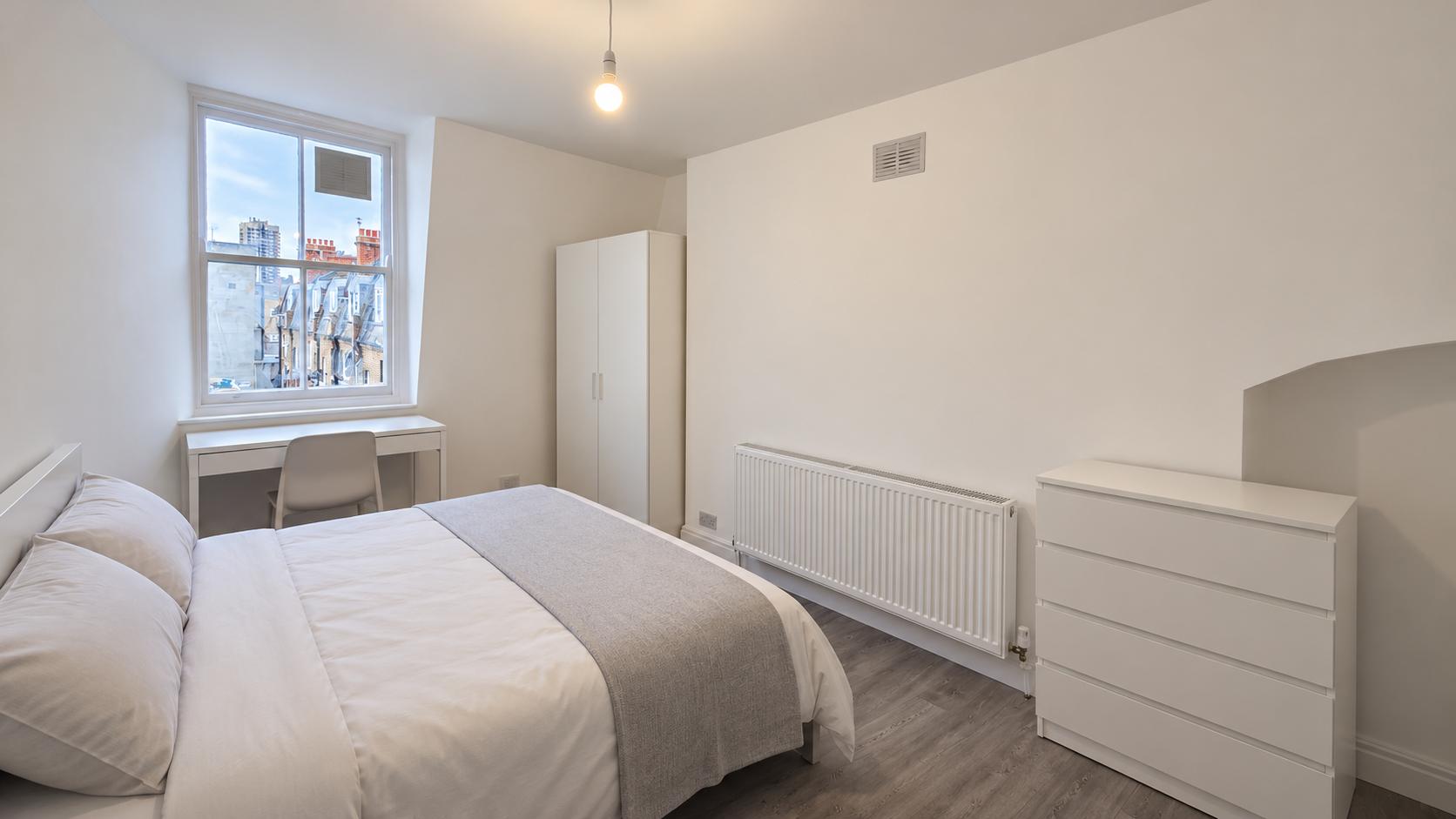 Room Fordham Street in Greater London