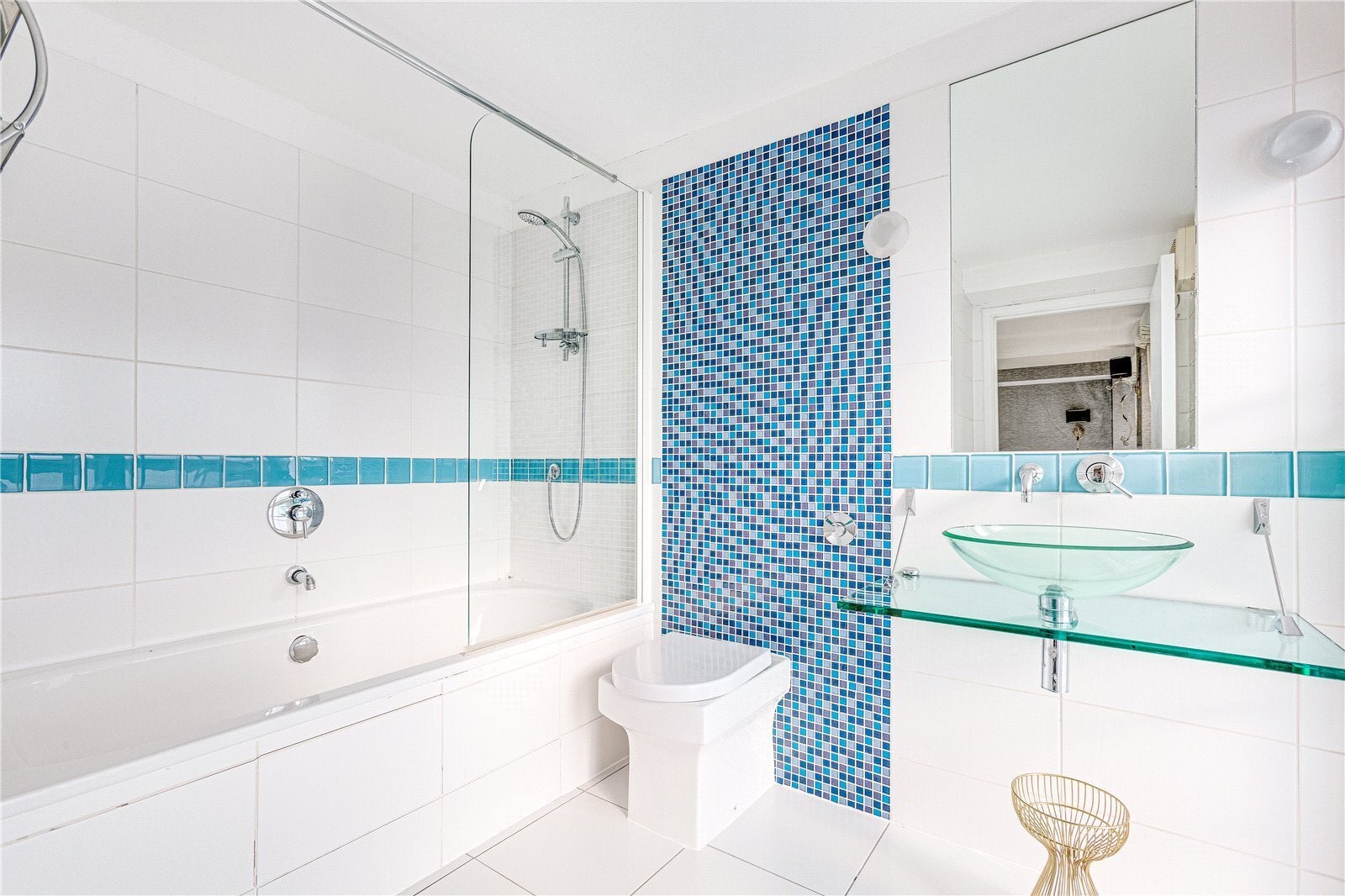 Flat Bewick Street in Greater London