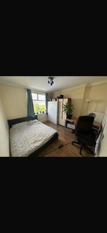 Room Tudor Road in Greater London