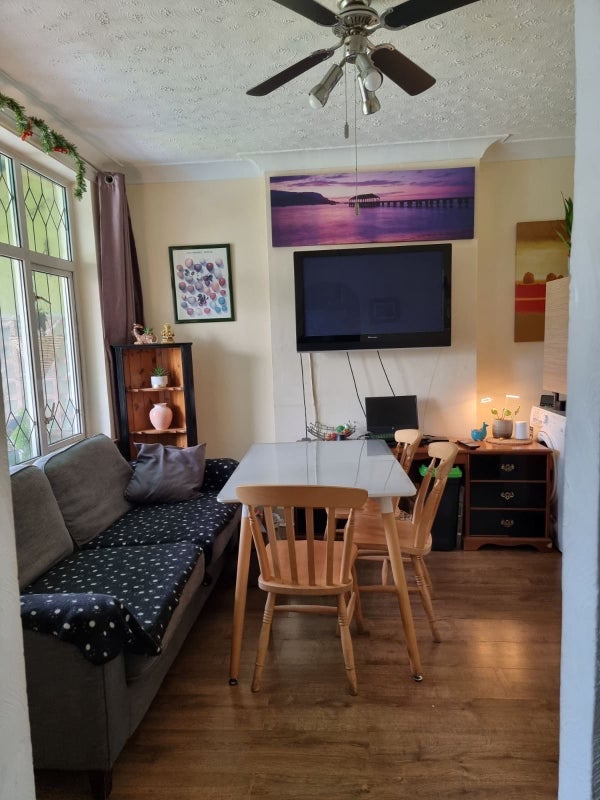 Room Tudor Road in Greater London