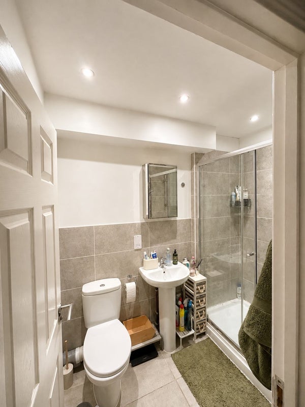 Room Beauley Road in Bristol