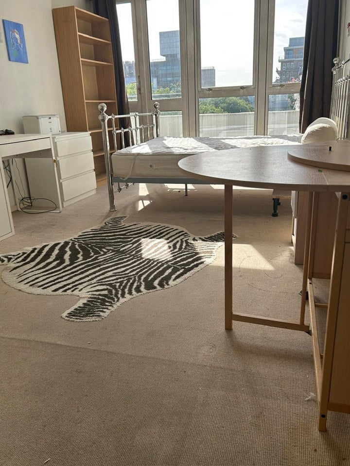 Room Hertford Place in Greater London