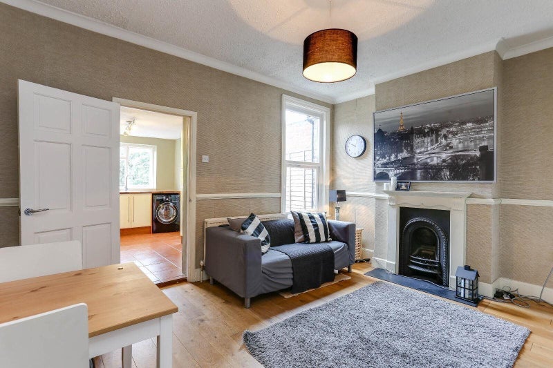 House Cranmer Avenue in Greater London
