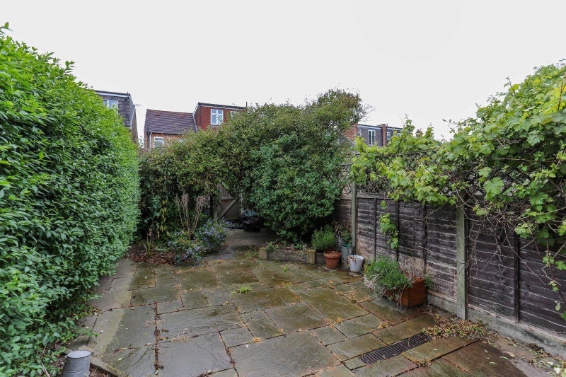 House Cranmer Avenue in Greater London