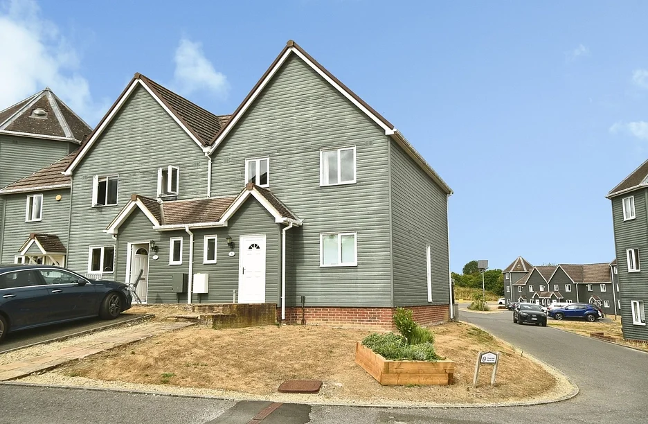 House Vastern Wharf in Wootton Bassett