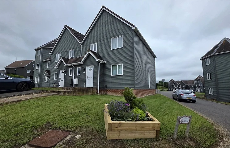 House Vastern Wharf in Wootton Bassett