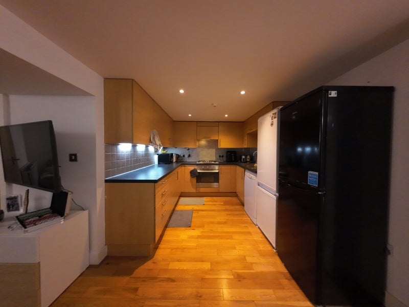 Room Duke of Wellington Avenue in Greater London