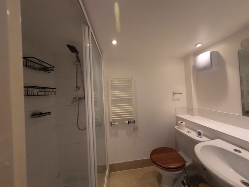 Room Duke of Wellington Avenue in Greater London