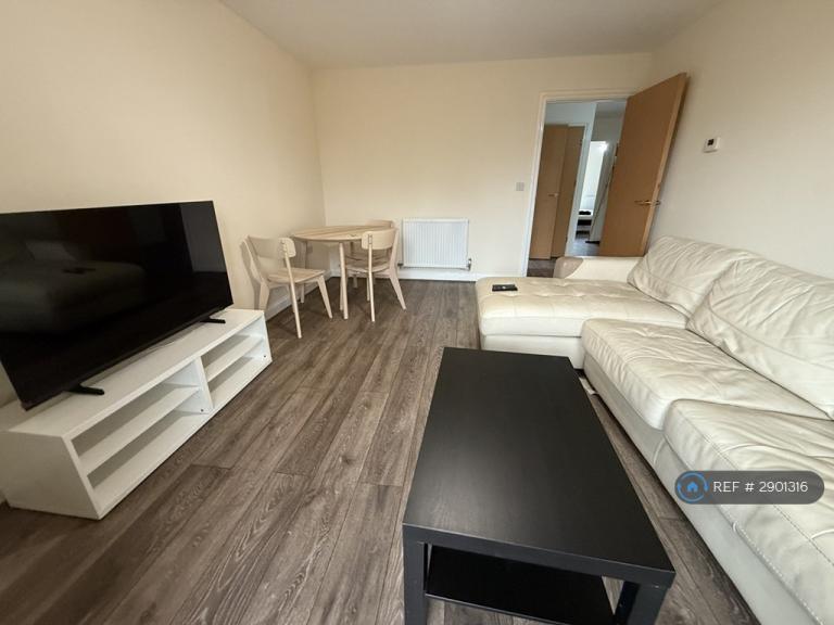 Flat Mornington Close in Greater London