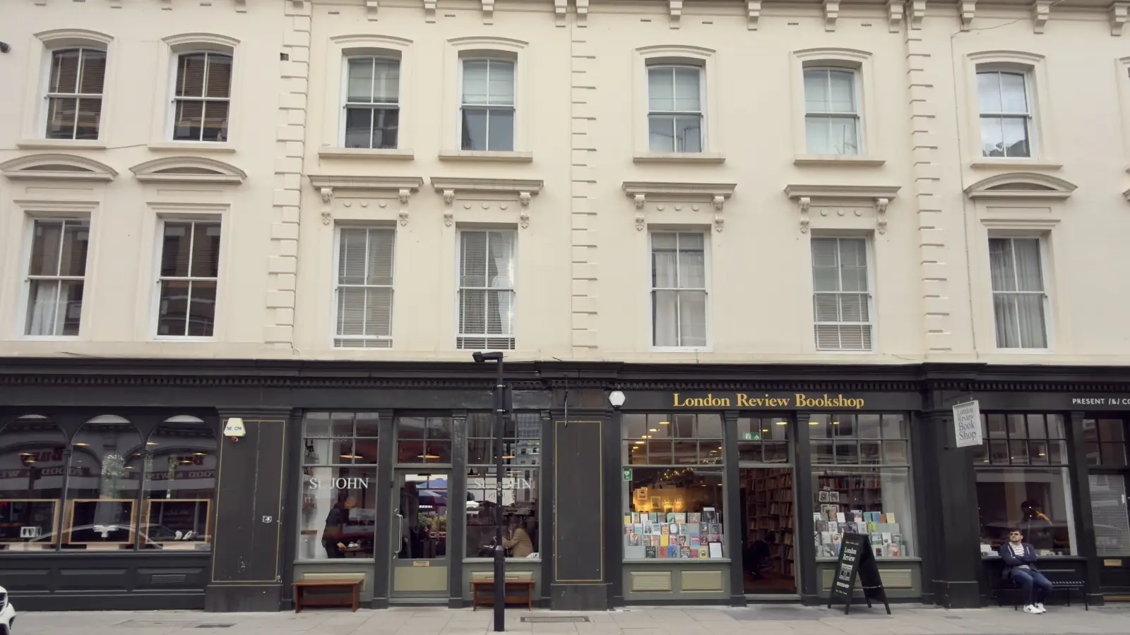 Flat Bloomsbury Square in Greater London