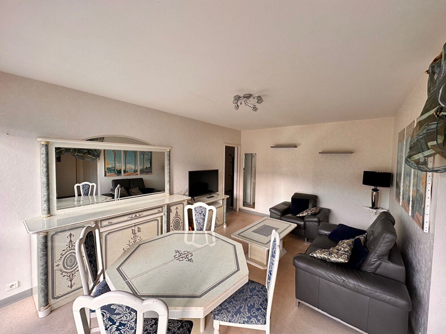 Flat Rue Gaston Ramon in La Roche-sur-Yon