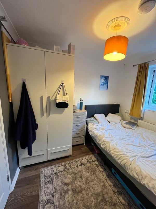 Room Esmeralda Road in Greater London