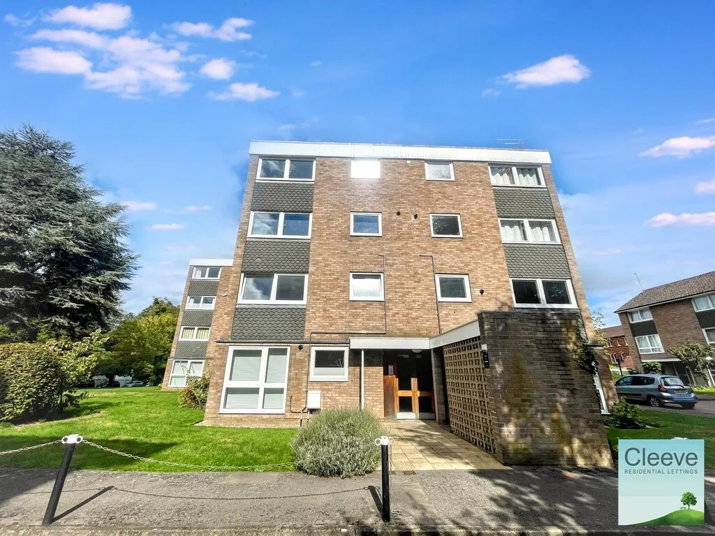 Flat College Lawn in Cheltenham