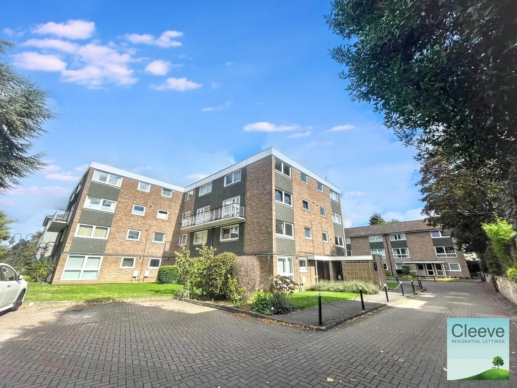 Flat College Lawn in Cheltenham