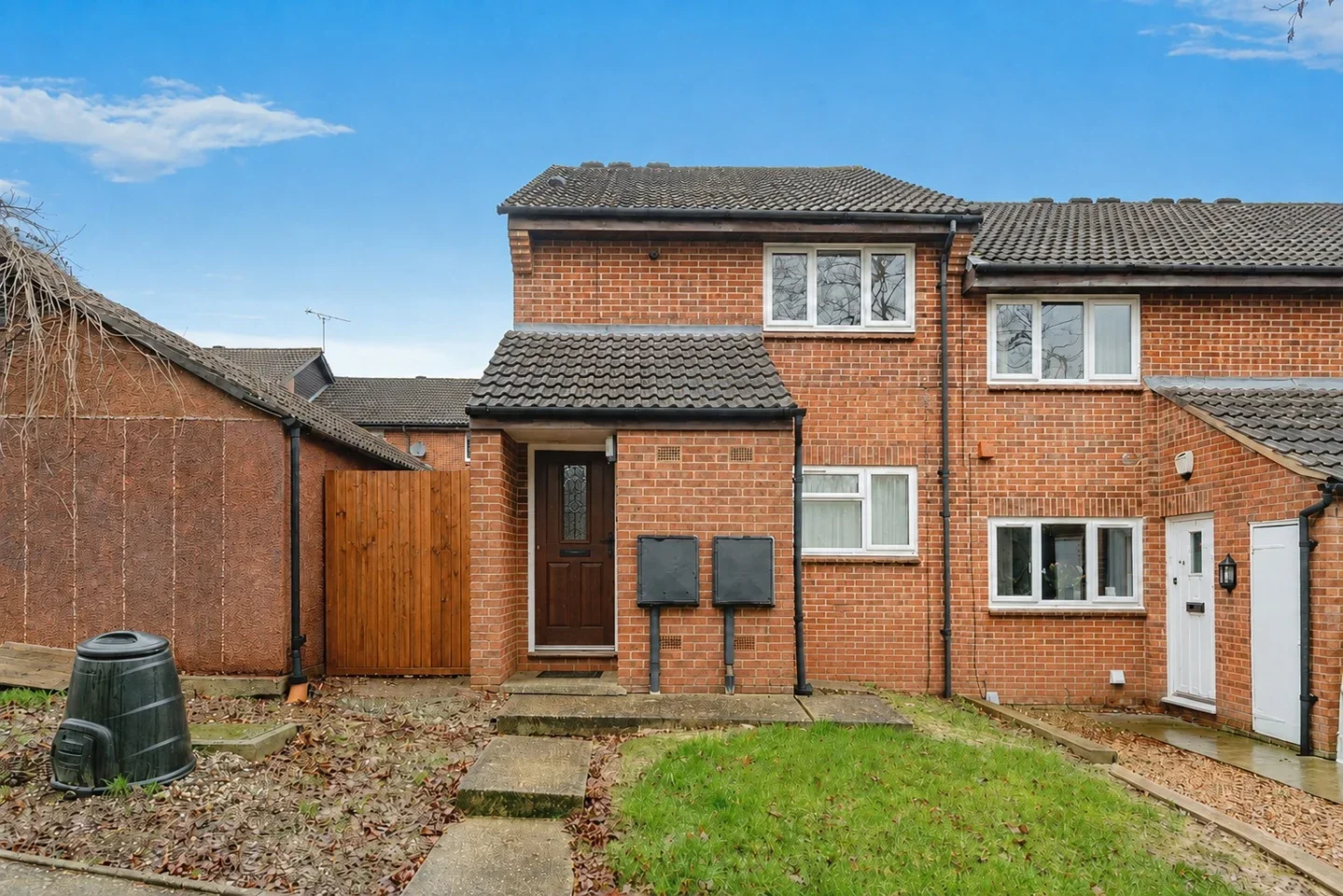 Flat Woodwards in Crawley