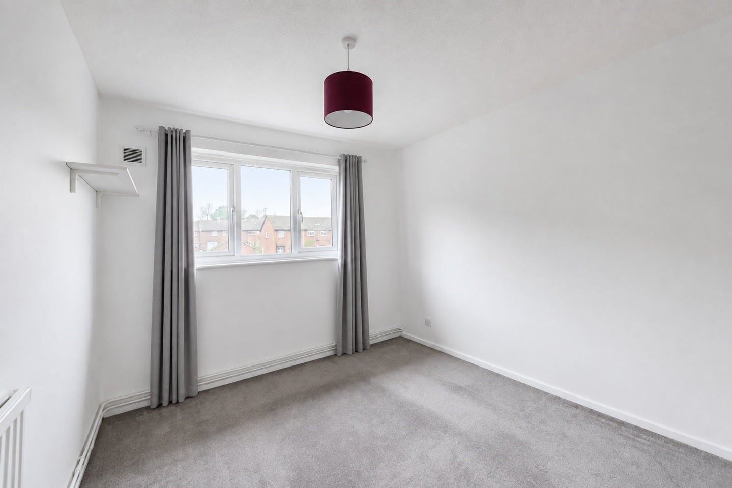 Flat Woodwards in Crawley