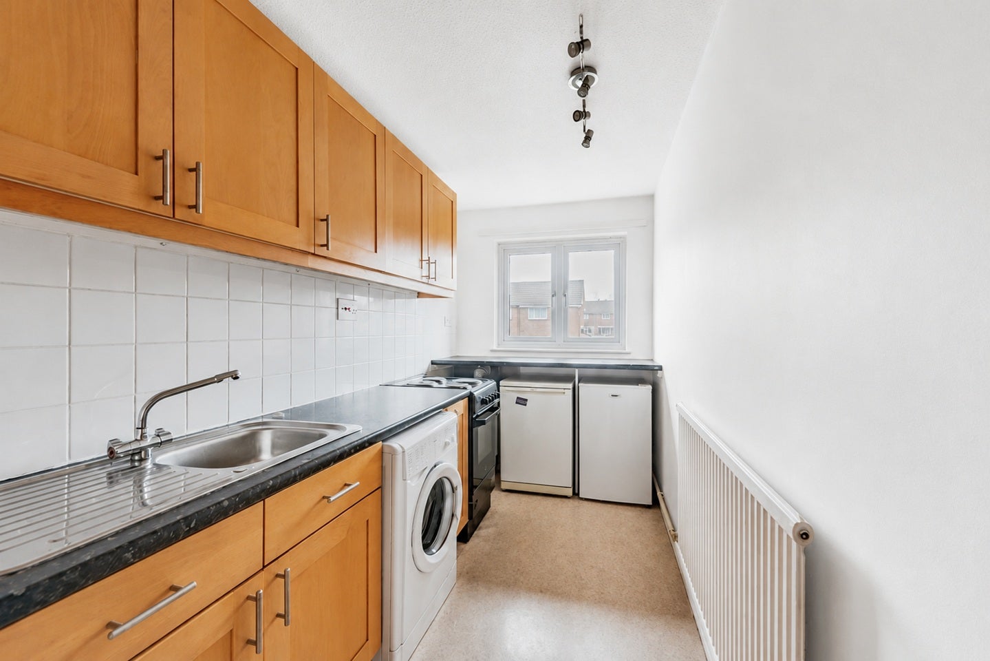 Flat Woodwards in Crawley